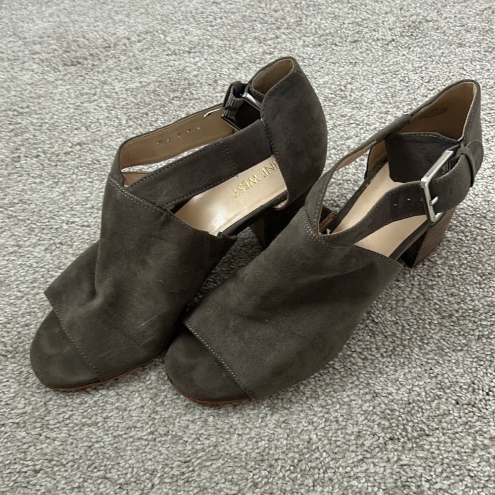Open toed Nine West heels